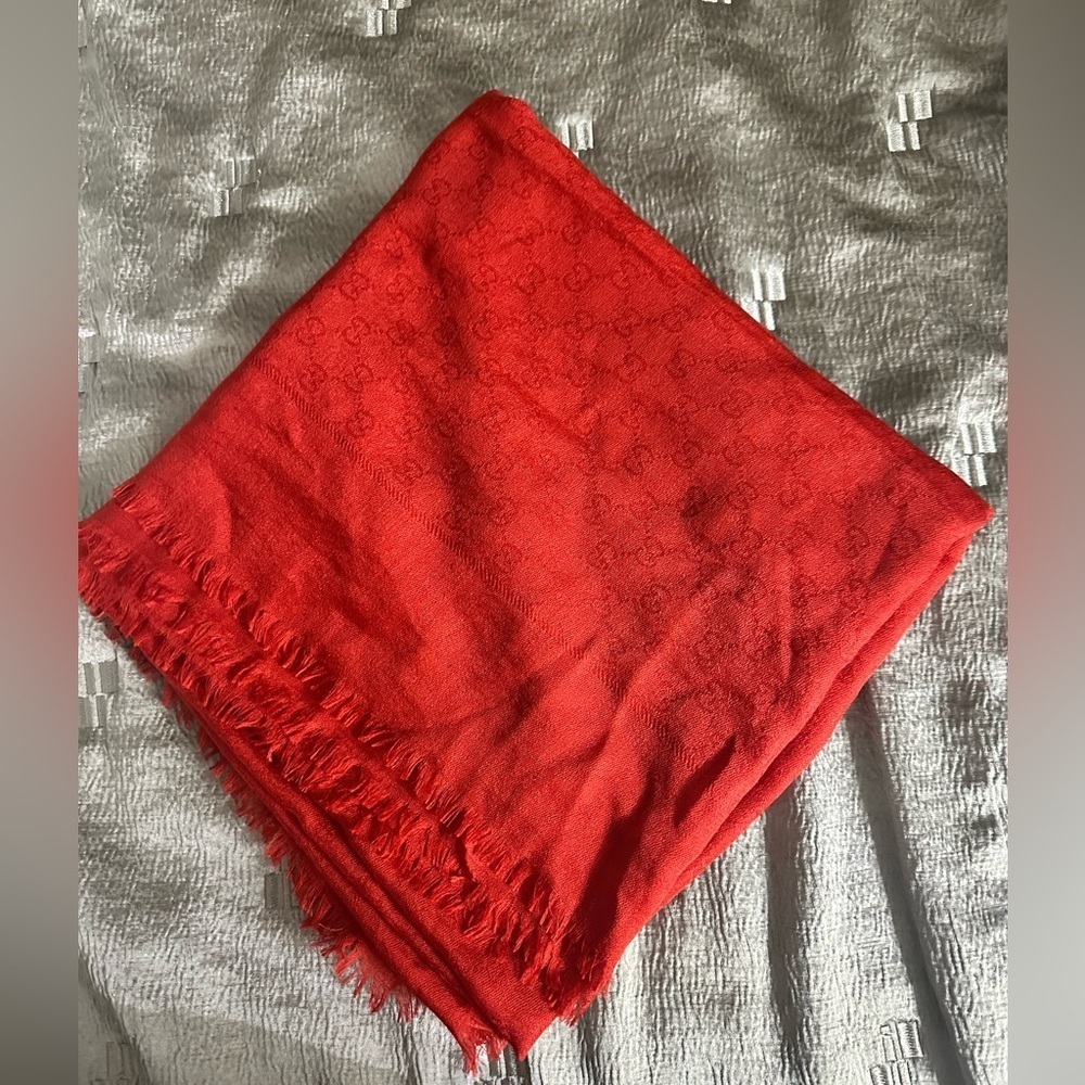 GUCCI Monogram GG Scarf - Picture 6 of 6